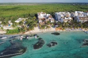 40 CA&Ntilde;ONES HOTEL