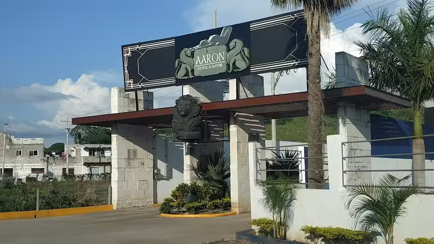 AAR&Oacute;N Hotel & suite&rsquo;s