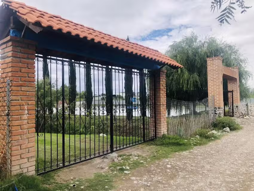 Acceso Caba&ntilde;a La Vid