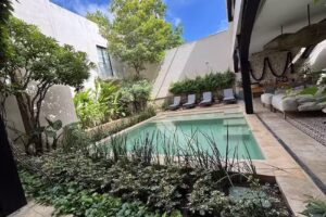 Adoro Hotel Boutique