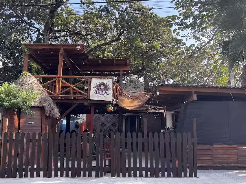 Ahav&aacute; Hostal Boutique & Caf&eacute;