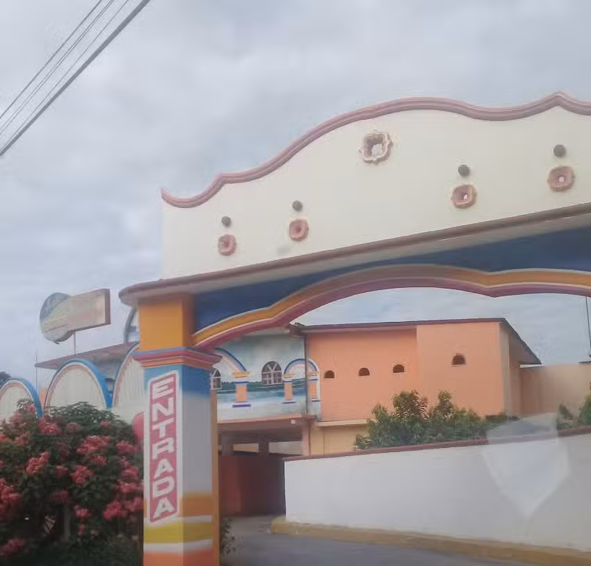 Auto Hotel Arcos Del Sureste