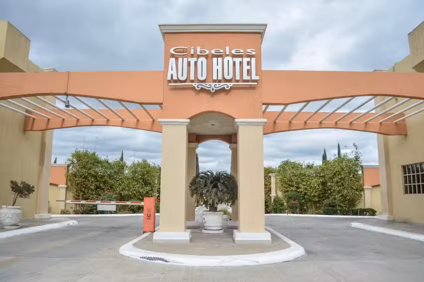 Auto Hotel Cibeles