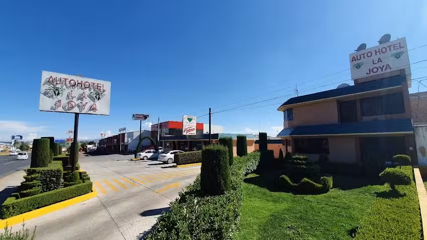Auto Hotel La Joya