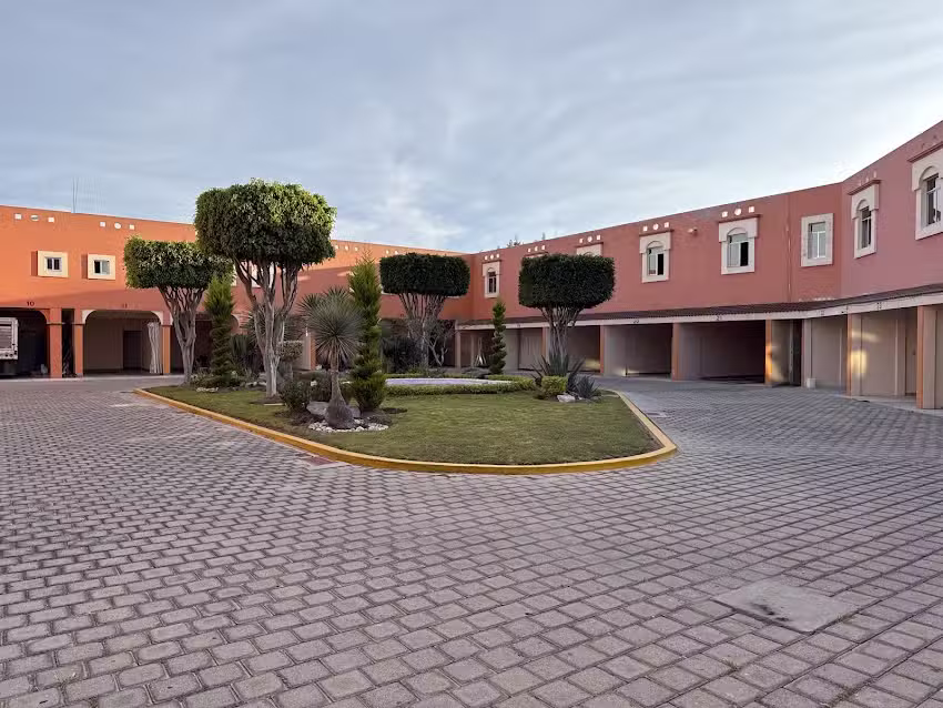 AUTO HOTEL LAS LOMAS TECALI