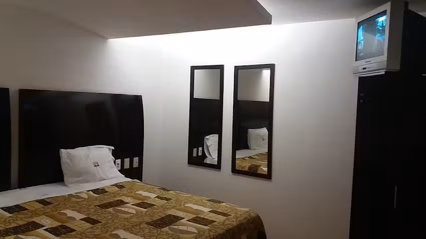 Auto Hotel Paso de Cortes