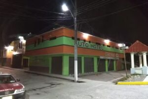 Auto Hotel Secretos