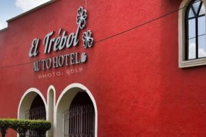 Autohotel El Trebol