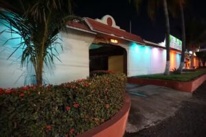 Autohotel Mira flores