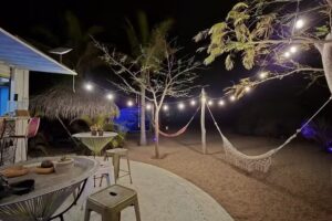 Bavana Beach Hostel B&B