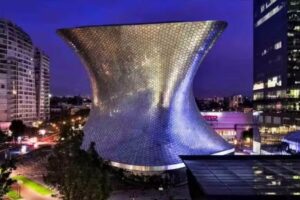 Beautiful apartment w/amenities in front of CARSO