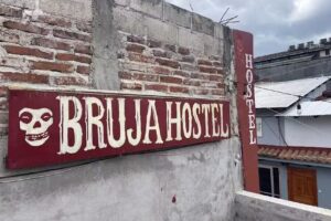 BrujaHostel