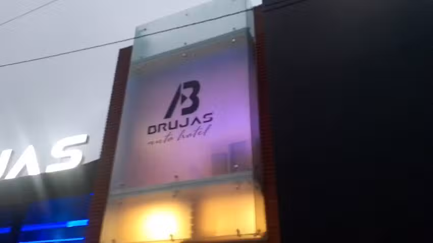 Brujas Auto Hotel