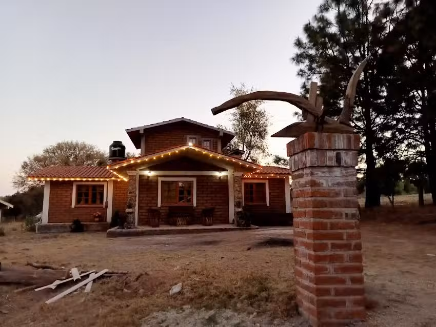 Caba&ntilde;a Azomalli