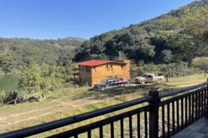 Caba&ntilde;a del Lago