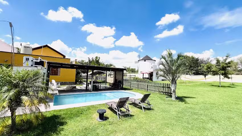 Caba&ntilde;a el capricho con alberca