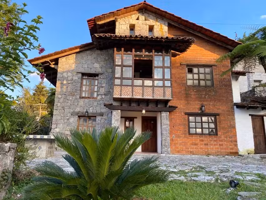 Caba&ntilde;a Las Camelias