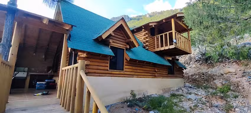 Caba&ntilde;a Las Golondrinas