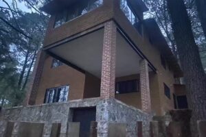 Caba&ntilde;a Refugio en el bosque