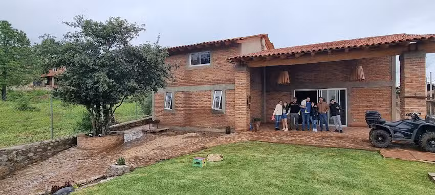 Caba&ntilde;a Tres Pinos