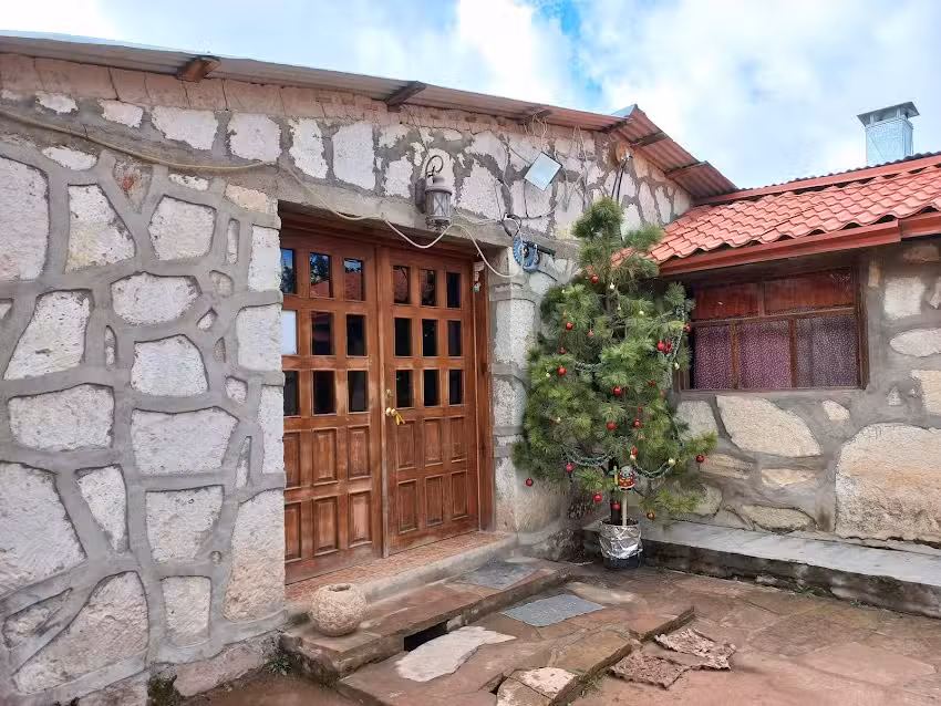 Caba&ntilde;as Arepo Barrancas de Lolita