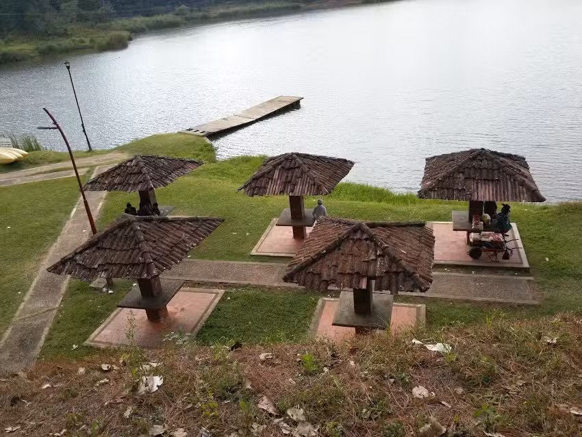 Caba&ntilde;as De La Laguna Verde