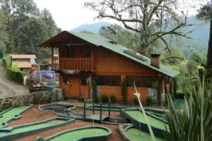 Caba&ntilde;as El Estribo Hotel