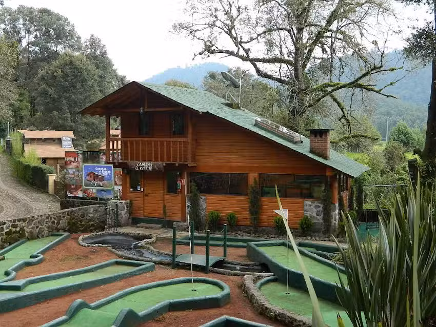 Caba&ntilde;as El Estribo Hotel