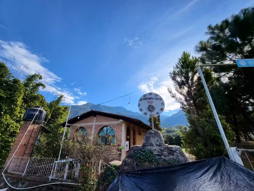 Caba&ntilde;as Ixchel Kin