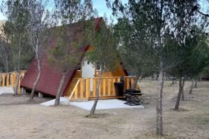 Caba&ntilde;as la joyita sobre relieve