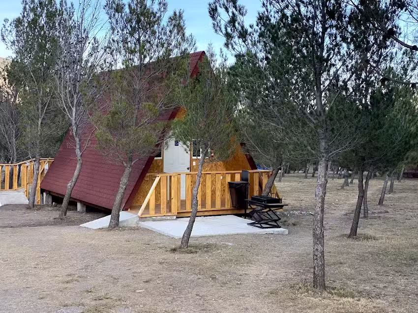 Caba&ntilde;as la joyita sobre relieve