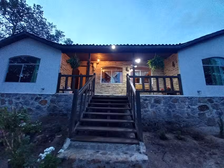 Caba&ntilde;as La Lunada