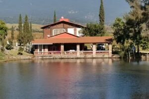 Caba&ntilde;as lago de tonila Jalisco