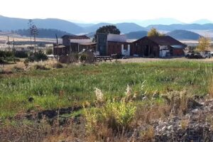 Caba&ntilde;as Los Cedros &Pueblo Vaquero