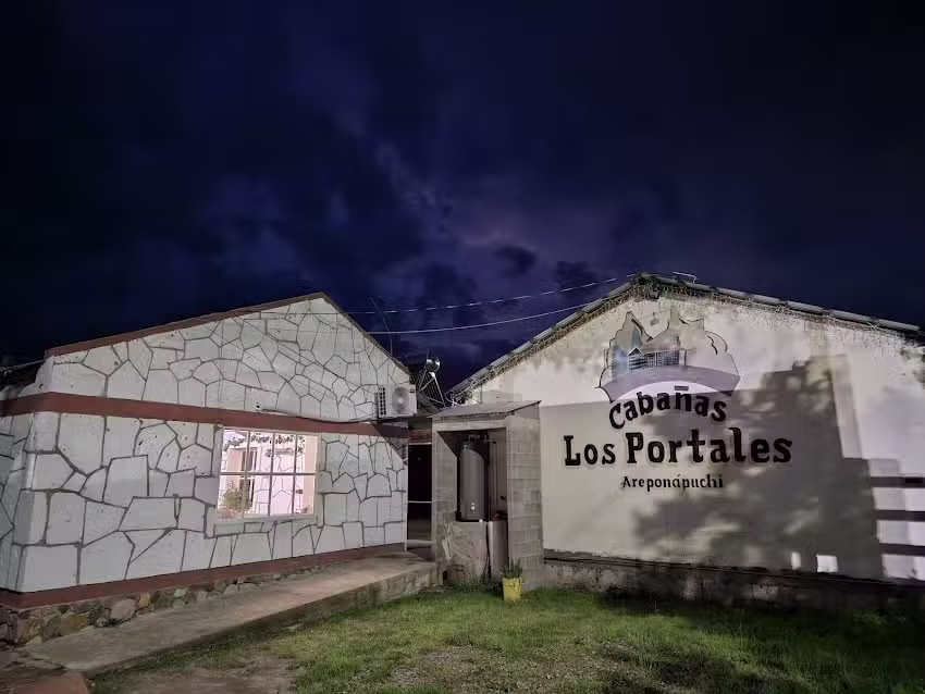 Caba&ntilde;as Los Portales