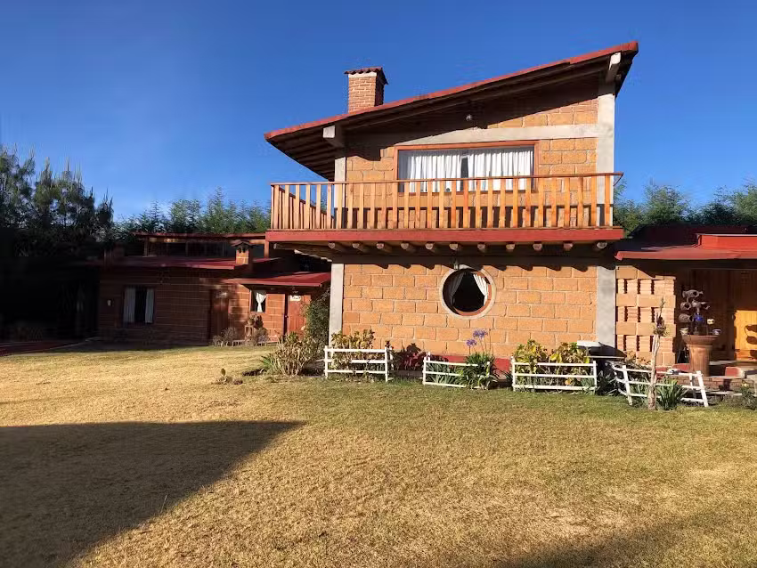 Caba&ntilde;as Los Sa&uacute;cos