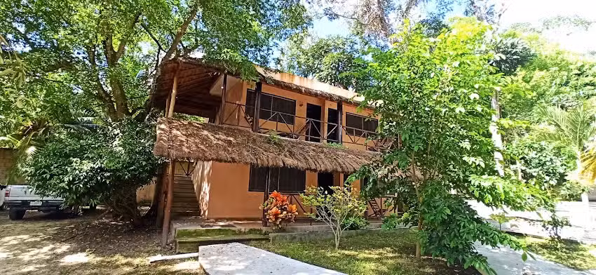 Caba&ntilde;as y Hostal Zoh Laguna