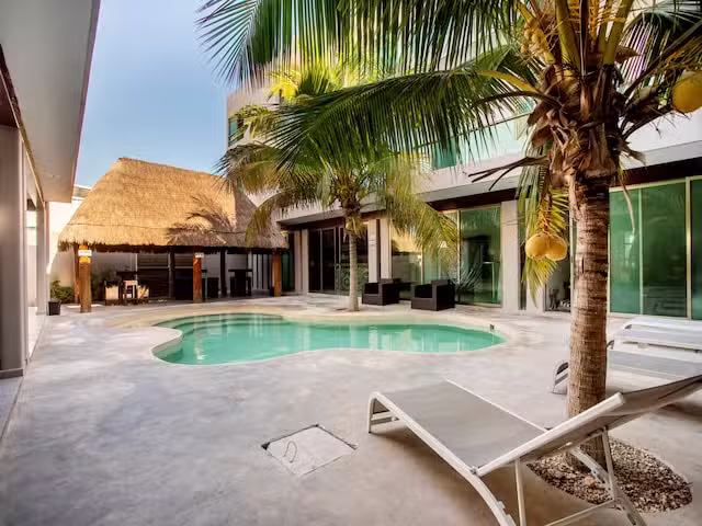 Capital O Jos&eacute; y Lety