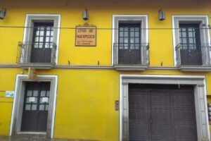 Casa De Hu&eacute;spedes