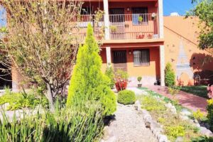 Casa De Huespedes Guely