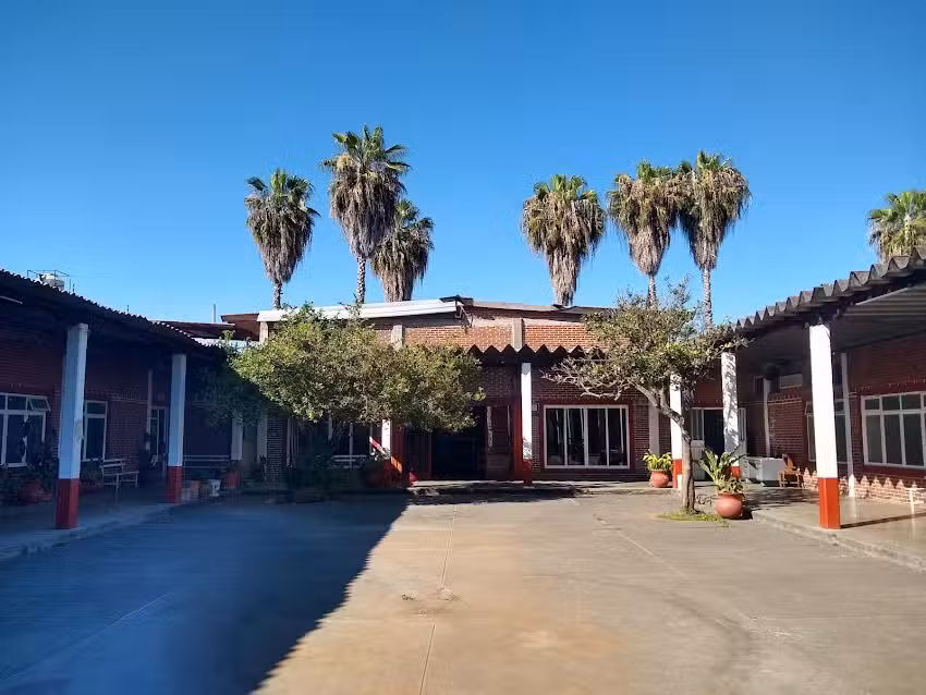 Casa De La Amistad