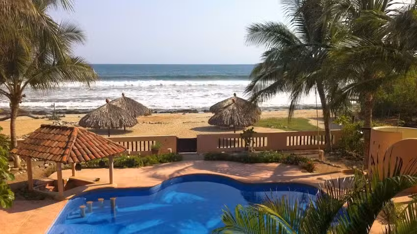 Casa de la Sirena, Beachfront Vacation Villas-Bunglows