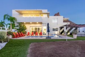 Casa de las Sillas Rojas 171