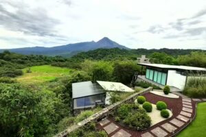 CASA DEL VOLC&Aacute;N Y CASA DEL NEVADO