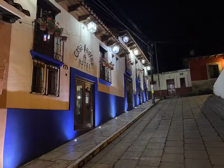 Casa &Iacute;ndigo Hotel