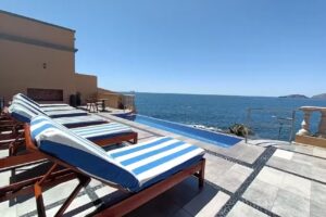 Casa Lucila Mazatl&aacute;n Curamoria Collection