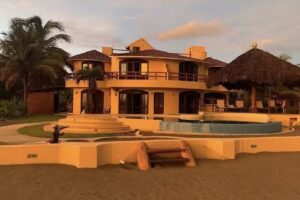 Casa pacifica saladita