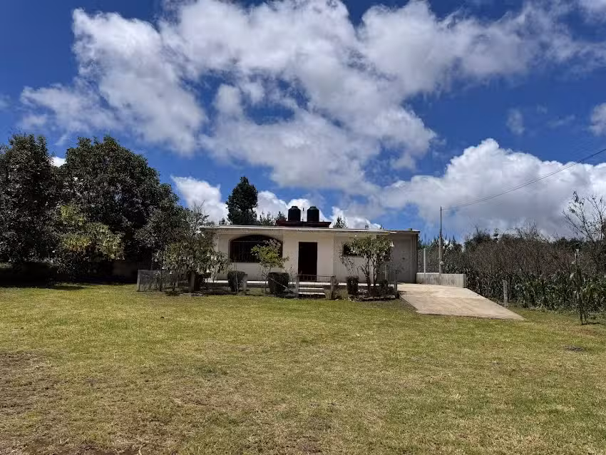 Casa rodeada de naturaleza