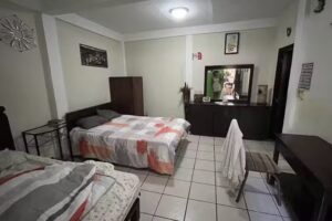 Casa Teresita Zihuatanejo &ndash; Habitacion con Aire Acond. Segura y Economica.