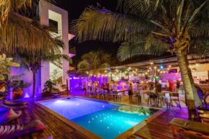 Che Holbox Hostel & Bar